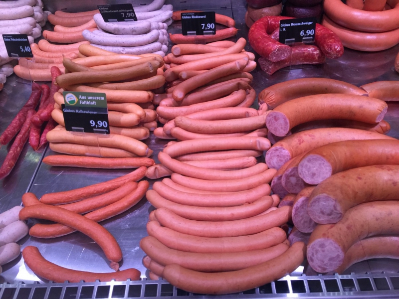 boutique-LE BROC-min_sausages_meat_butchery-1069321